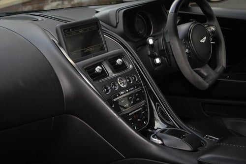 2017 Aston Martin DB11 Launch Edition Te koop (foto 75 van 152)