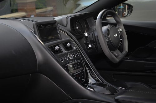 2017 Aston Martin DB11 Launch Edition Te koop (foto 76 van 152)