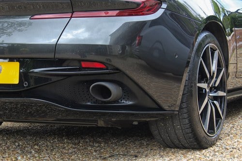 2017 Aston Martin DB11 Launch Edition Te koop (foto 90 van 152)