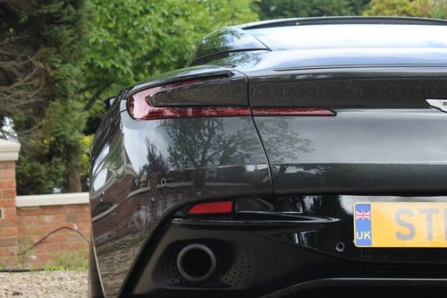 2017 Aston Martin DB11 Launch Edition Te koop (foto 91 van 152)