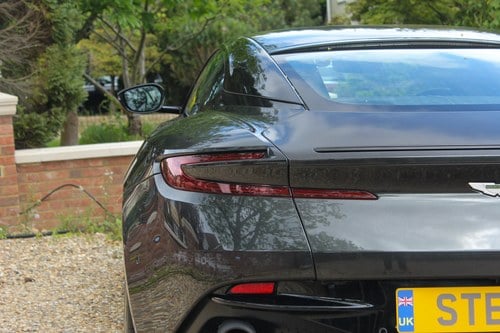 2017 Aston Martin DB11 Launch Edition Te koop (foto 92 van 152)