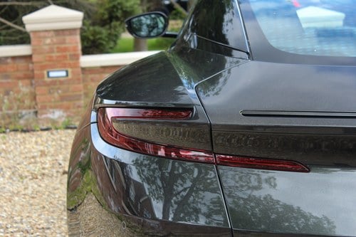 2017 Aston Martin DB11 Launch Edition Te koop (foto 96 van 152)