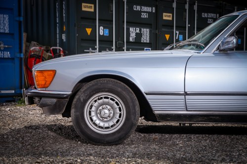 1981 Mercedes-Benz 380SLC C107 till salu (bild 57 av 103)