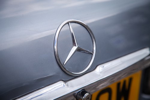 1981 Mercedes-Benz 380SLC C107 till salu (bild 60 av 103)