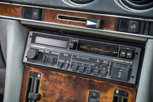 1981 Mercedes-Benz 380SLC C107 till salu (bild 8 av 103)