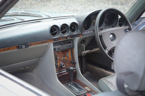 1981 Mercedes-Benz 380SLC C107 till salu (bild 12 av 103)