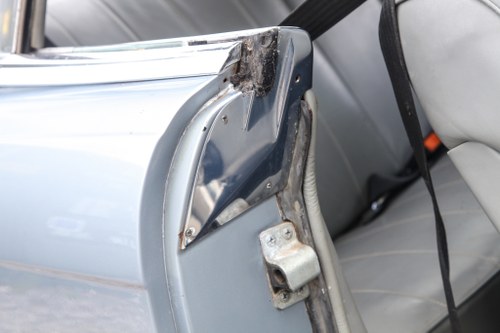1981 Mercedes-Benz 380SLC C107 till salu (bild 47 av 103)