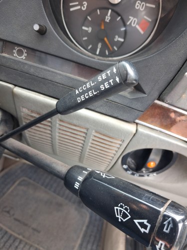 1981 Mercedes-Benz 380SLC C107 till salu (bild 50 av 103)
