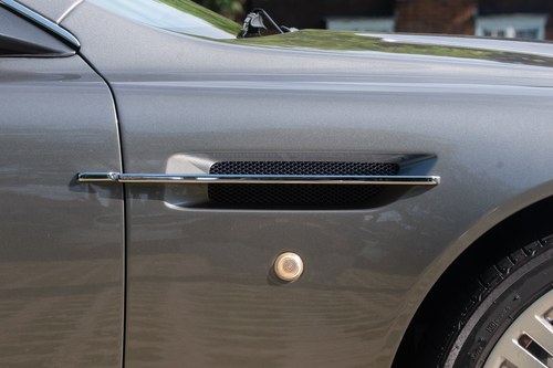 2004 Aston Martin DB9 Te koop (foto 73 van 124)