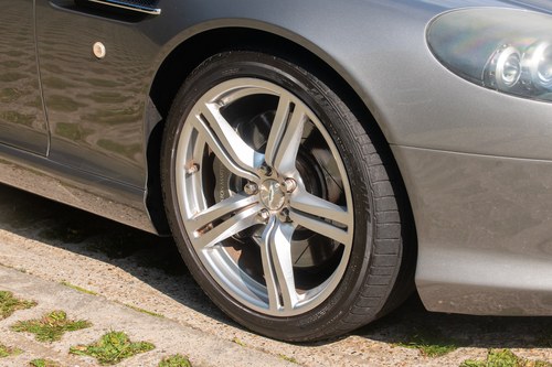 2004 Aston Martin DB9 Te koop (foto 75 van 124)