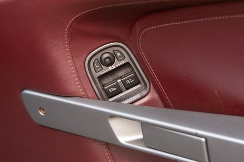 2004 Aston Martin DB9 Te koop (foto 35 van 124)