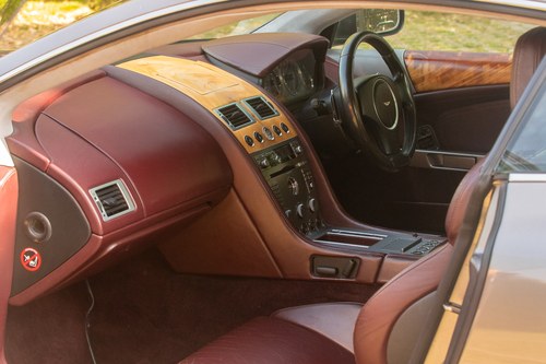 2004 Aston Martin DB9 Te koop (foto 39 van 124)