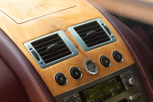 2004 Aston Martin DB9 Te koop (foto 40 van 124)
