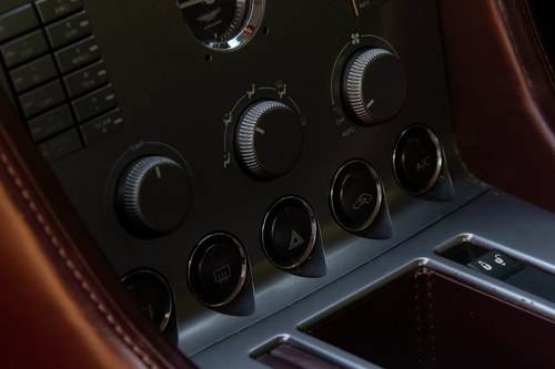 2004 Aston Martin DB9 Te koop (foto 43 van 124)