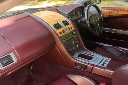 2004 Aston Martin DB9 Te koop (foto 44 van 124)