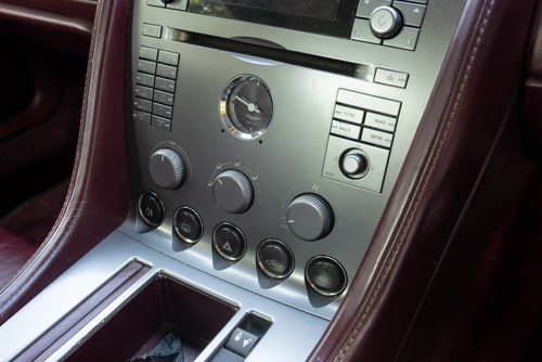 2004 Aston Martin DB9 Te koop (foto 52 van 124)