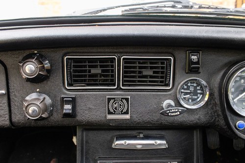 1975 MG MGB GT Jubilee Edition till salu (bild 25 av 126)