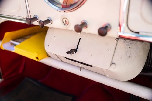 1957 Morris Minor Convertible à venda (imagem 42 de 111)