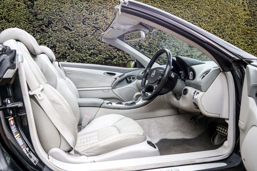 2002 Mercedes-Benz SL55 AMG R230 à venda (imagem 24 de 131)