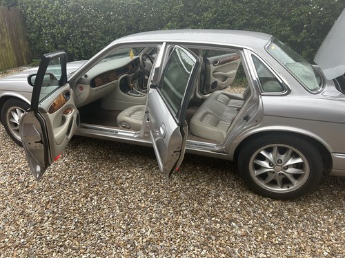 2002 Jaguar XJ8 SE X308 till salu (bild 33 av 124)