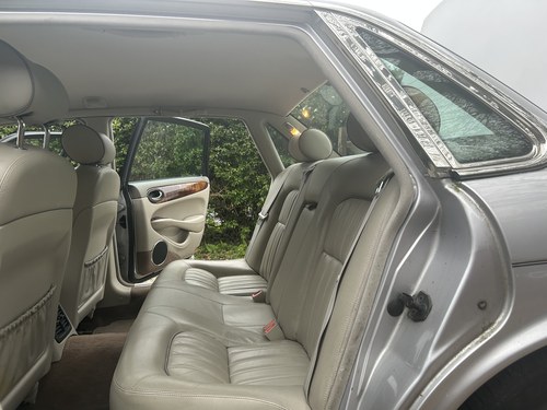 2002 Jaguar XJ8 SE X308 till salu (bild 39 av 124)