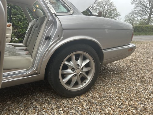 2002 Jaguar XJ8 SE X308 till salu (bild 40 av 124)