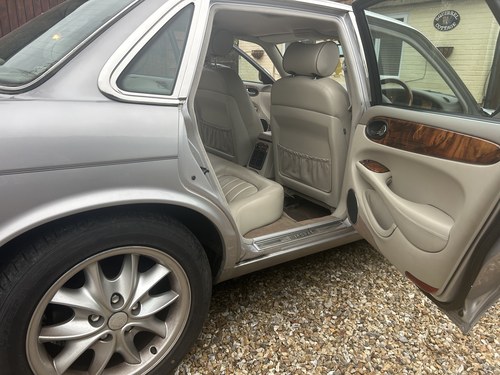 2002 Jaguar XJ8 SE X308 till salu (bild 42 av 124)