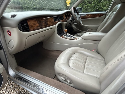 2002 Jaguar XJ8 SE X308 till salu (bild 52 av 124)