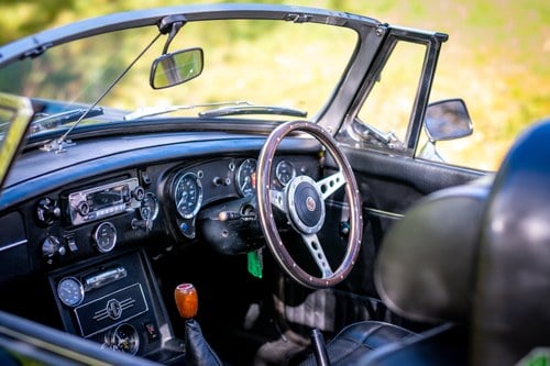 1975 MG MGB à vendre (picture 2 of 211)