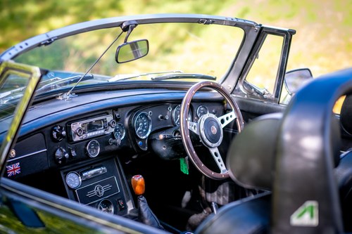 1975 MG MGB à vendre (picture 14 of 211)