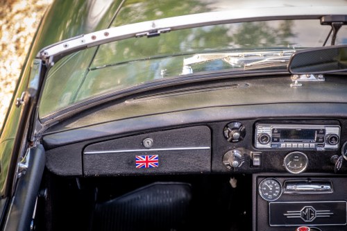 1975 MG MGB à vendre (picture 65 of 211)