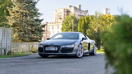 Audi R8 V8