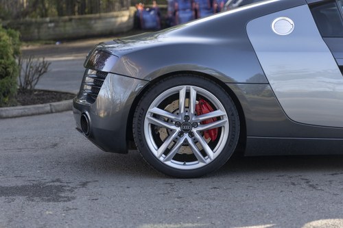 2013 Audi R8 Type 42 4.2L V8 FSI Quattro Coupe till salu (bild 10 av 93)