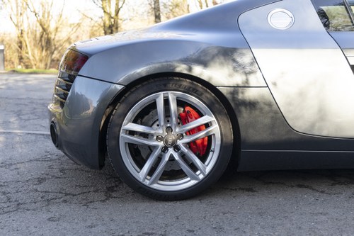 2013 Audi R8 Type 42 4.2L V8 FSI Quattro Coupe till salu (bild 11 av 93)