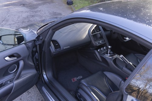 2013 Audi R8 Type 42 4.2L V8 FSI Quattro Coupe till salu (bild 23 av 93)