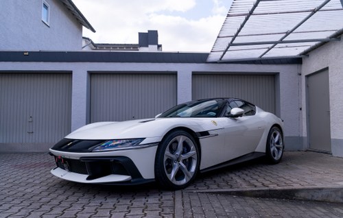2026 Ferrari 12Cilindri till salu (bild 1 av 120)