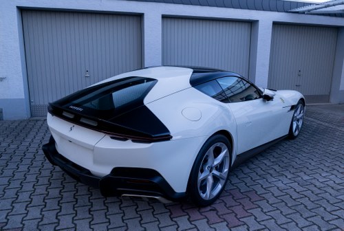 2026 Ferrari 12Cilindri till salu (bild 16 av 120)