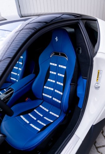 2026 Ferrari 12Cilindri till salu (bild 5 av 120)