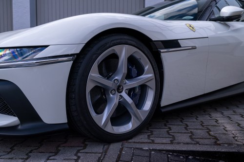 2026 Ferrari 12Cilindri till salu (bild 62 av 120)