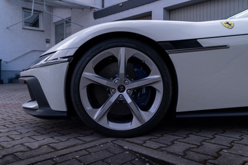 2026 Ferrari 12Cilindri till salu (bild 12 av 120)