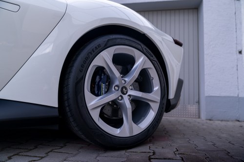 2026 Ferrari 12Cilindri till salu (bild 73 av 120)