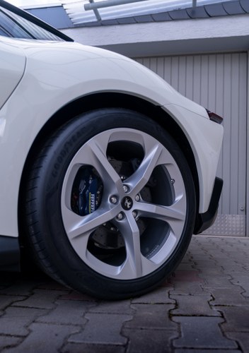 2026 Ferrari 12Cilindri till salu (bild 74 av 120)