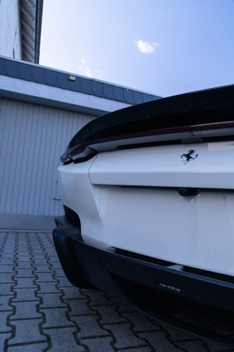 2026 Ferrari 12Cilindri till salu (bild 105 av 120)