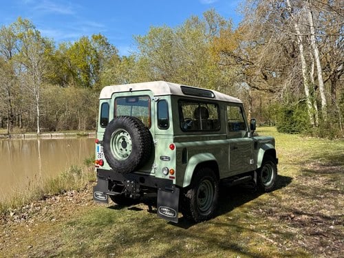 2015 Land Rover Defender 90 zum Verkauf (Bild 9 von 21)