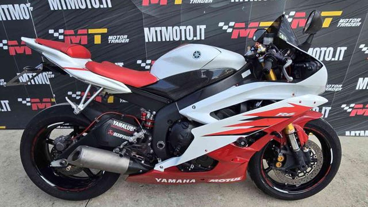 In Line 4 Yamaha R6 2006 Yamaha YZF R6 Multicolore Manuel in Italie - A vendre | Car & Classic