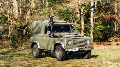 Land Rover Defender 90