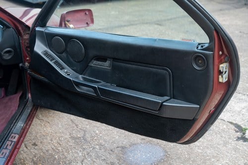 1985 Porsche 928 S2 RHD In vendita (immagine 34 di 222)