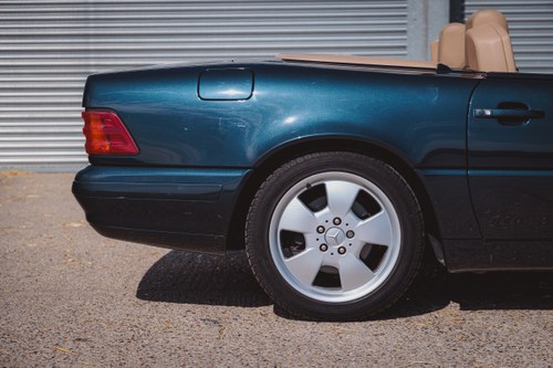 1999 Mercedes-Benz SL320 R129 Just 21,331 miles For Sale (picture 28 of 192)