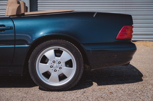 1999 Mercedes-Benz SL320 R129 Just 21,331 miles For Sale (picture 30 of 192)