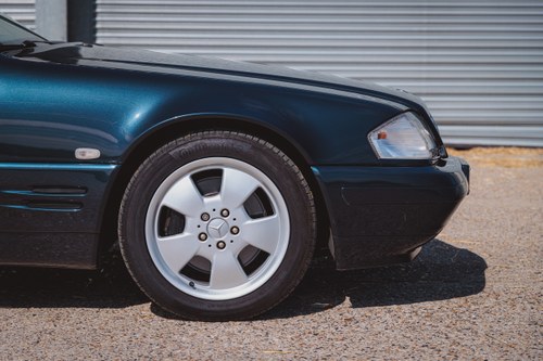 1999 Mercedes-Benz SL320 R129 Just 21,331 miles For Sale (picture 31 of 192)